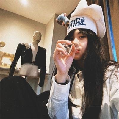 脱离渣男后团宠千金在线掉马